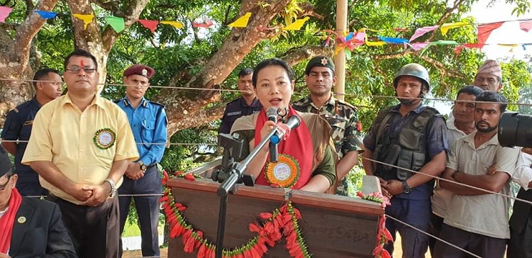 धादिङको चैनपुरमा पानी बोक्नुपर्ने बाध्यता हट्योः मन्त्री मगर