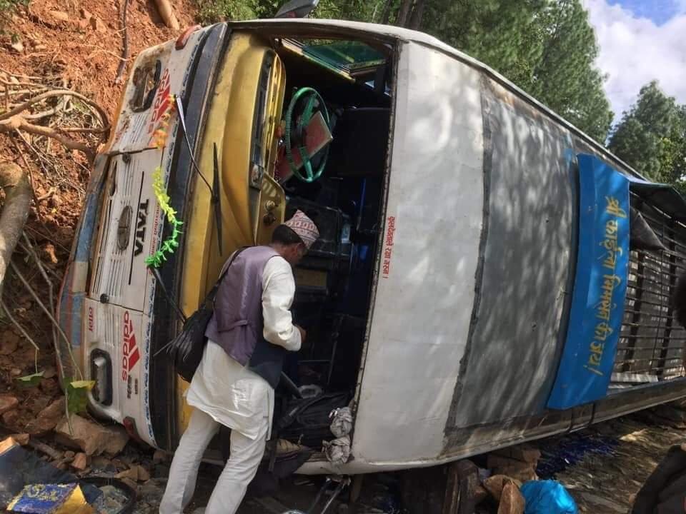 काभ्रेमा बस दुर्घटना