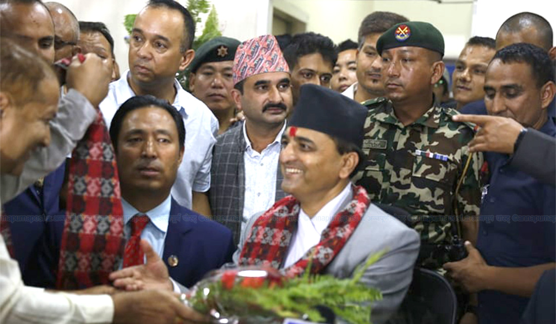 मन्त्री भट्टराईले आफुलाई भन्दा पहिले सिटौलालाई स्वागत गर्न भनेपछि