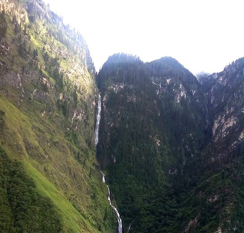 कालिकोटको पचाल झरना एसियाकै अग्लो भएको दाबी