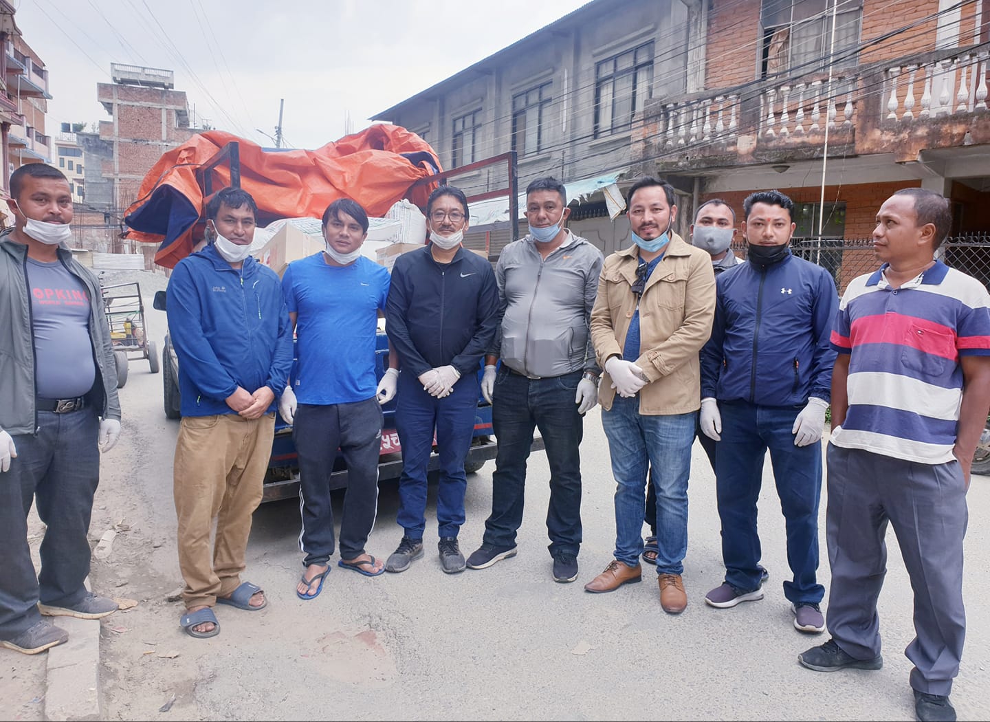 मजदुरलाई राहत प्रदान गर्दै, परोपकारी सांगितिककर्मिहरु