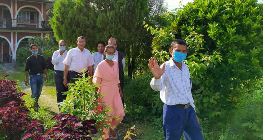 प्रधानमन्त्रीलाई भेट्न माडी नगरपालिकाको टोली काठमाडौं आउदै