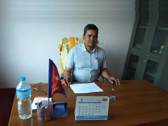 वडाबासीको घरदैलोमा महामारीविरुद्ध सचेतना फैलाइरहेका छौंः वडाअध्यक्ष यादव